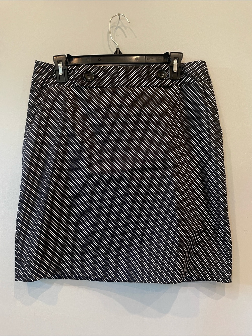Classic Black and White Diagonal Dot Skirt- professional look size 8